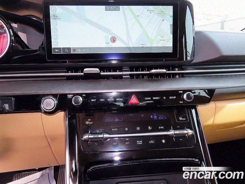 Kia Carnival 9-Seater Noblesse