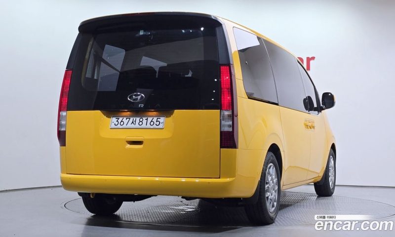 Hyundai Staria Tourer 9-Seater