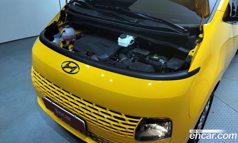 Hyundai Staria Tourer 9-Seater