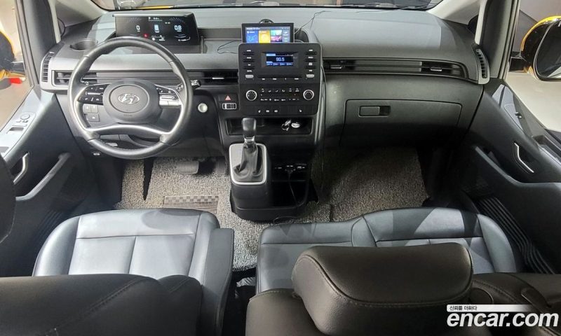 Hyundai Staria Tourer 9-Seater