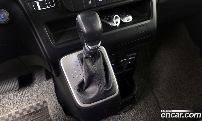 Hyundai Staria Tourer 9-Seater