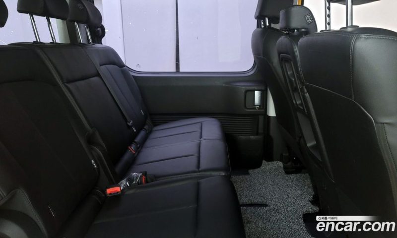 Hyundai Staria Tourer 9-Seater