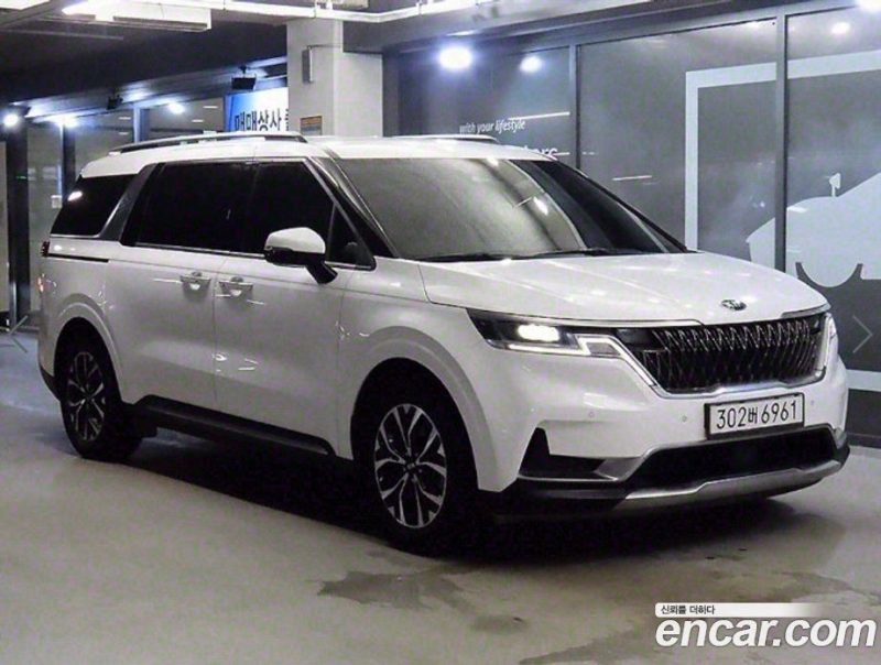 Kia Carnival 9-Seater Noblesse