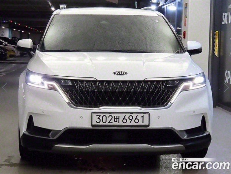 Kia Carnival 9-Seater Noblesse