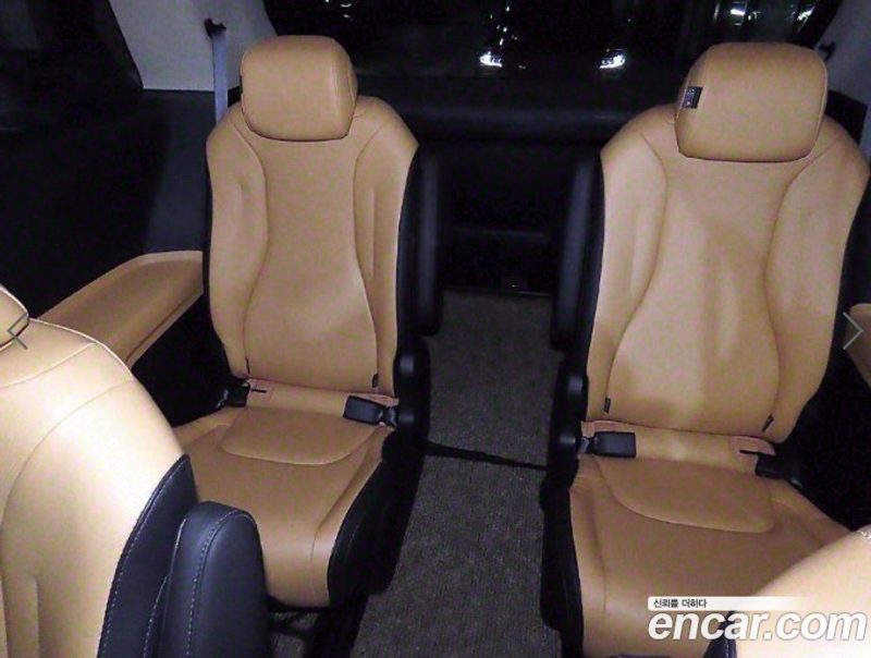 Kia Carnival 9-Seater Noblesse