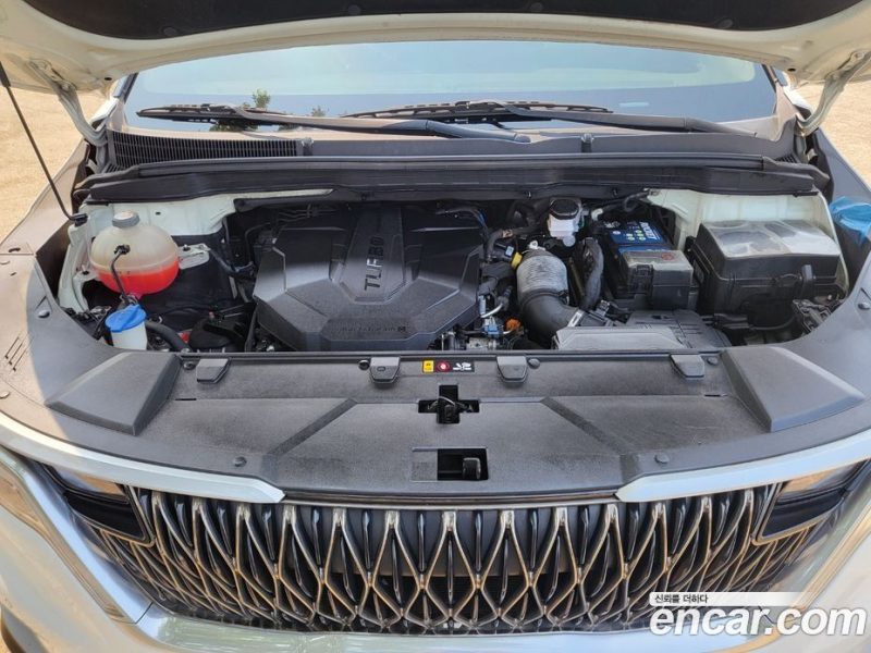 Kia Carnival 9-Seater Prestige