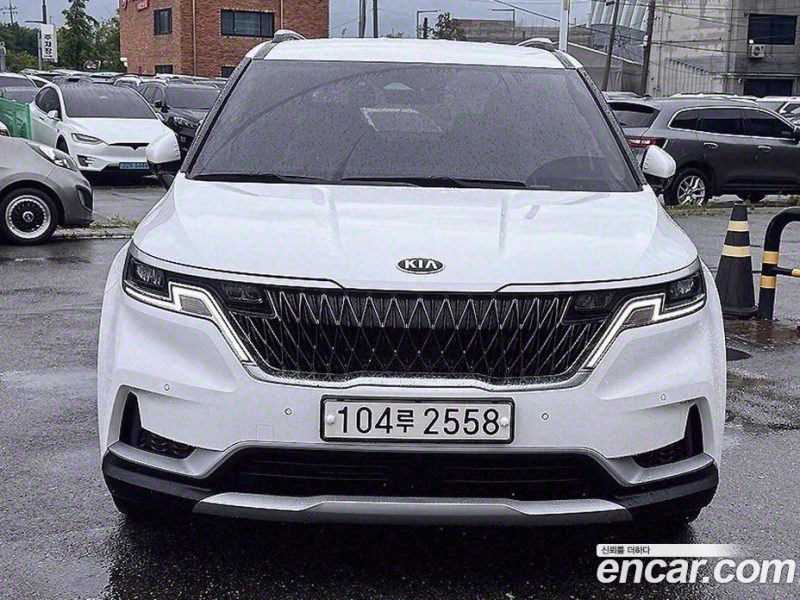 Kia Carnival 9-Seater Prestige