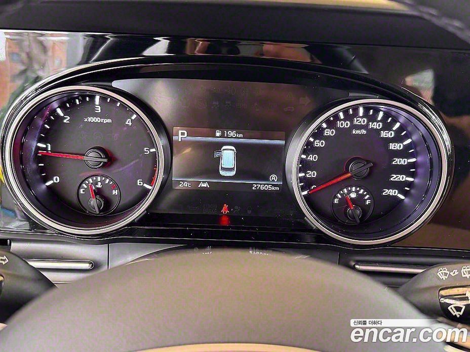 Kia Carnival 9-Seater Prestige