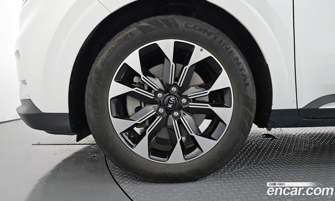 Kia Carnival 9-Seater Signature