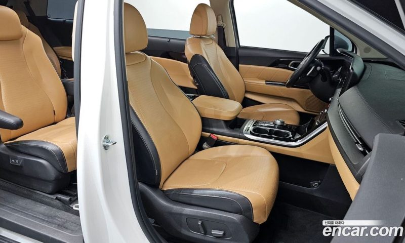 Kia Carnival 9-Seater Signature