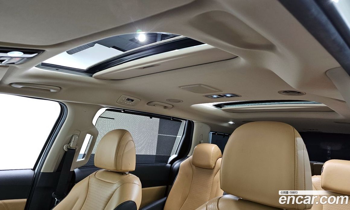 Kia Carnival 9-Seater Signature
