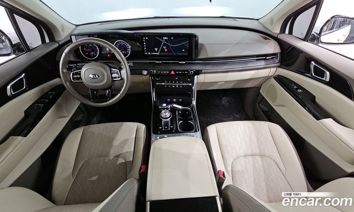 Kia Carnival 9-Seater Noblesse