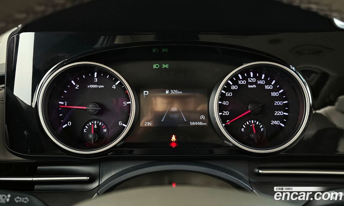 Kia Carnival 9-Seater Noblesse