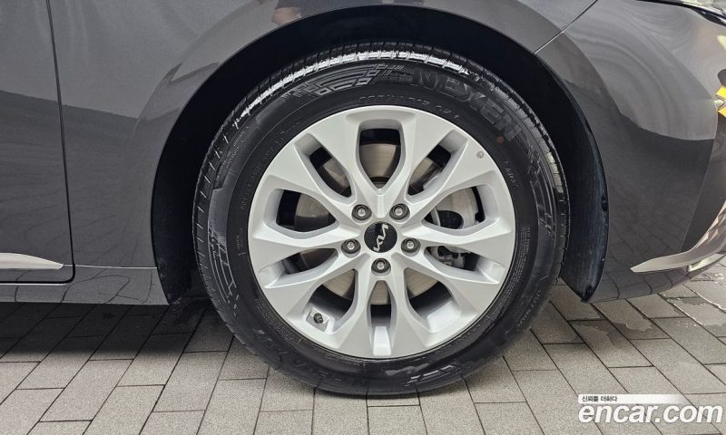 Kia K8 2.5 Gasoline 2WD