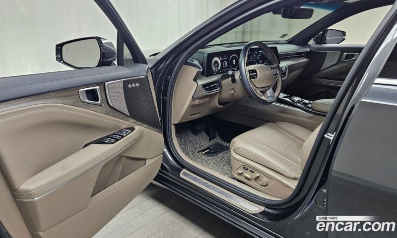 Kia K8 2.5 Gasoline 2WD