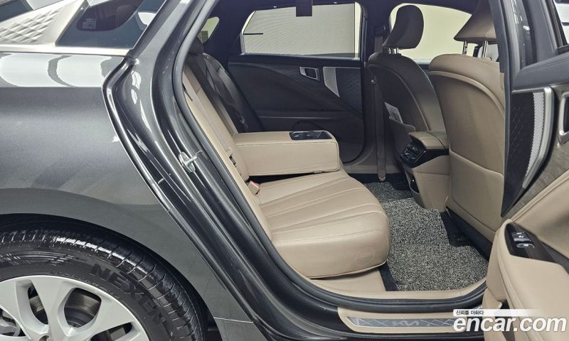 Kia K8 2.5 Gasoline 2WD