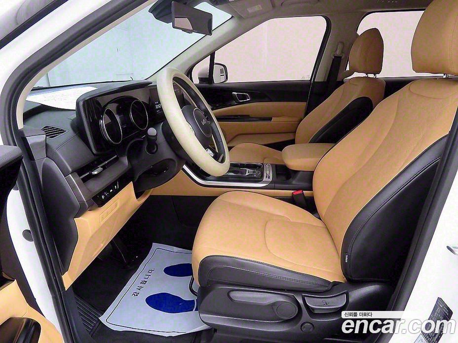 Kia Carnival 9-Seater Prestige