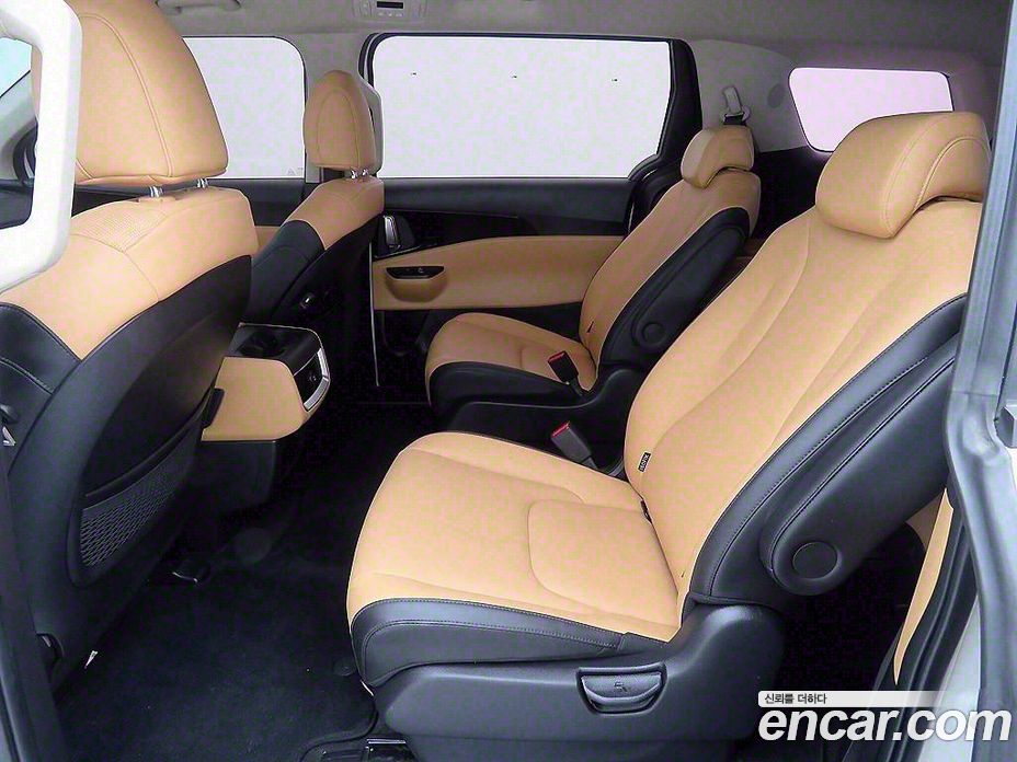 Kia Carnival 9-Seater Prestige