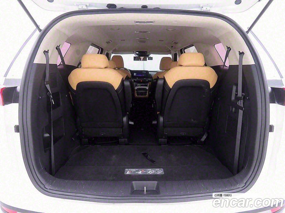 Kia Carnival 9-Seater Prestige