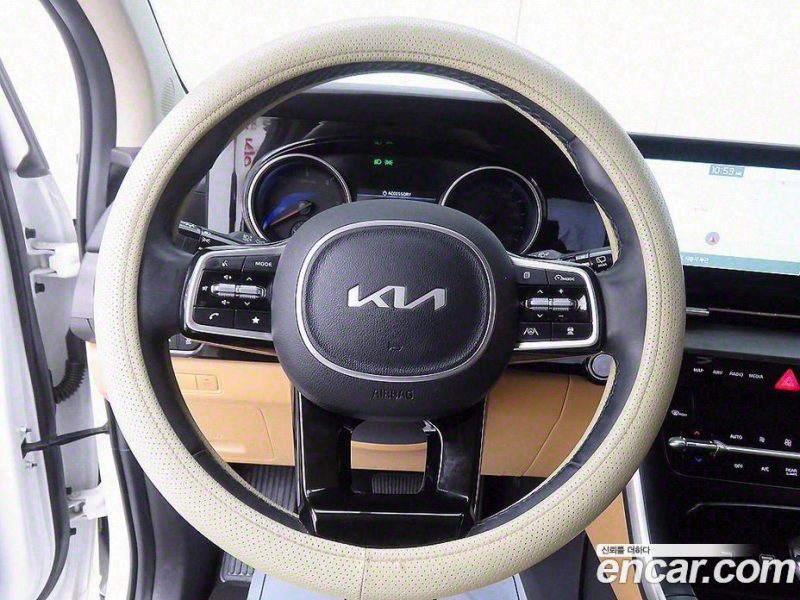 Kia Carnival 9-Seater Prestige