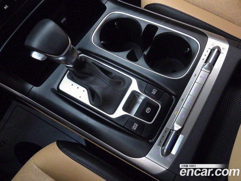 Kia Carnival 9-Seater Prestige