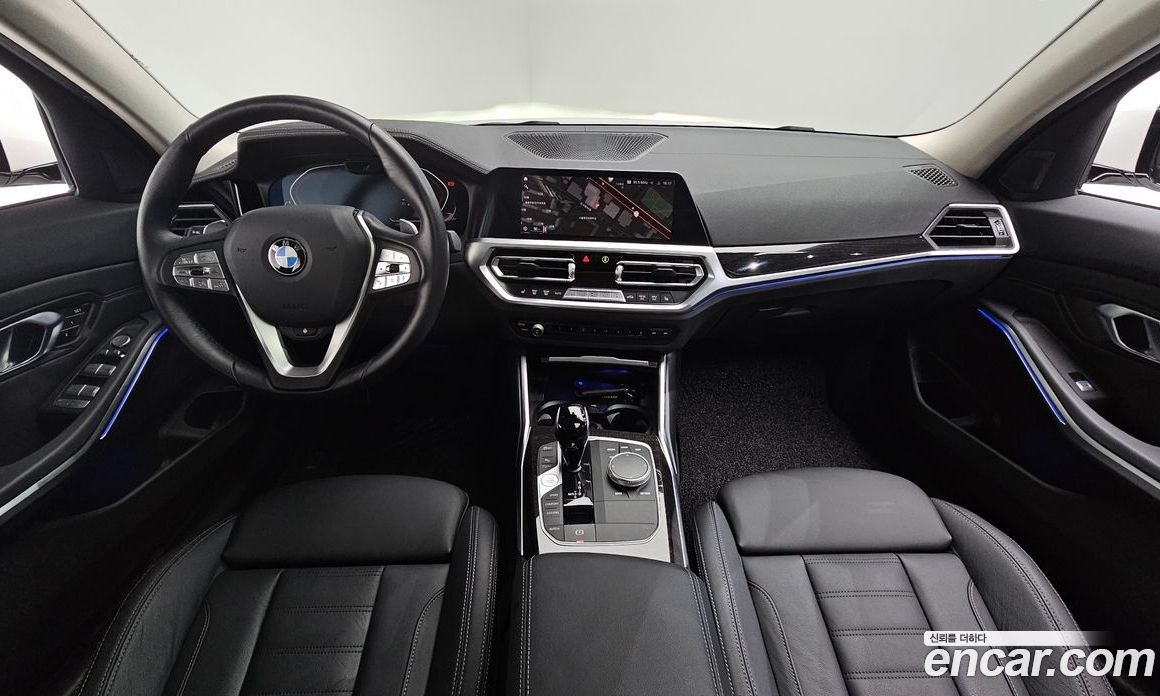 BMW 3-Series i320 Luxury