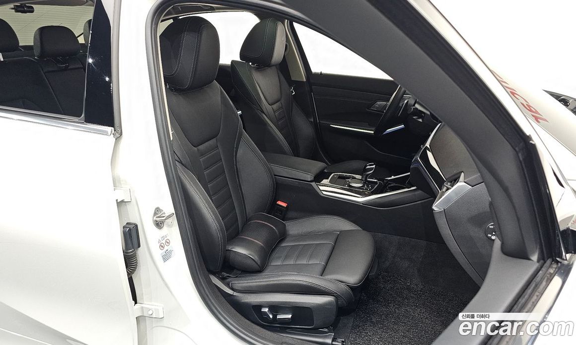 BMW 3-Series i320 Luxury
