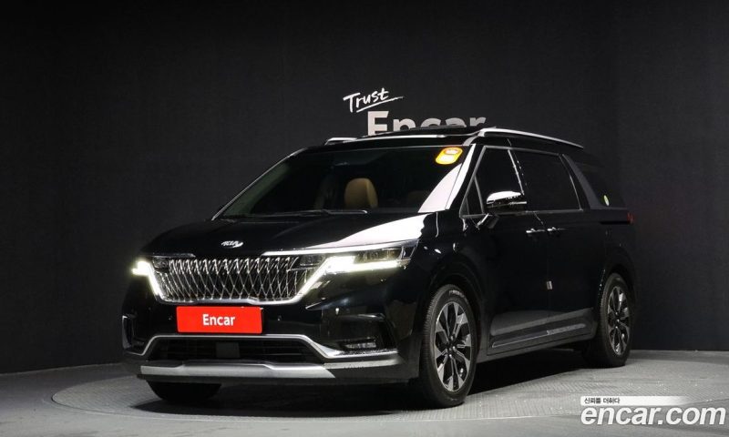 Kia Carnival 9-Seater Noblesse
