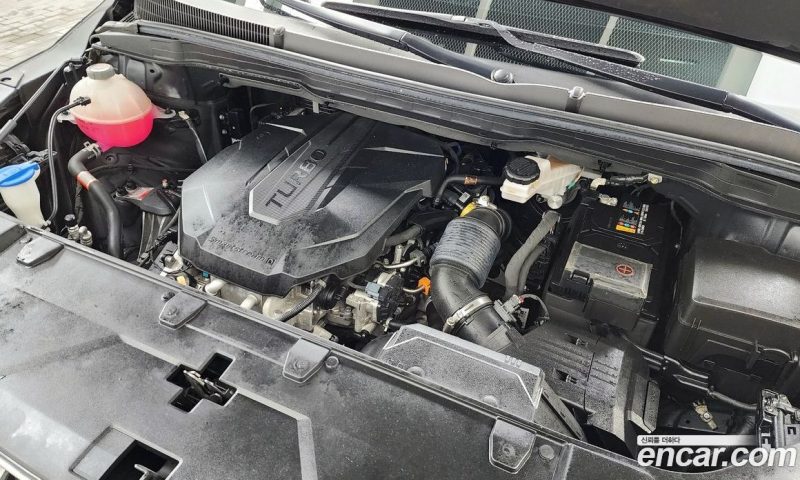 Kia Carnival 9-Seater Noblesse