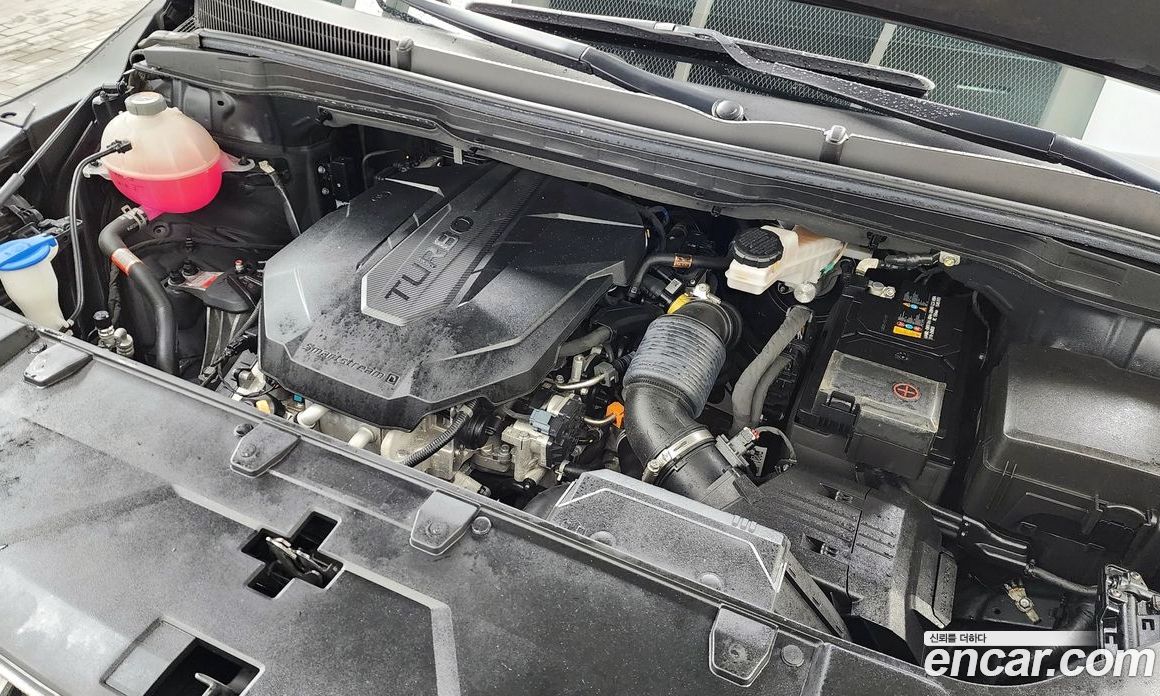 Kia Carnival 9-Seater Noblesse