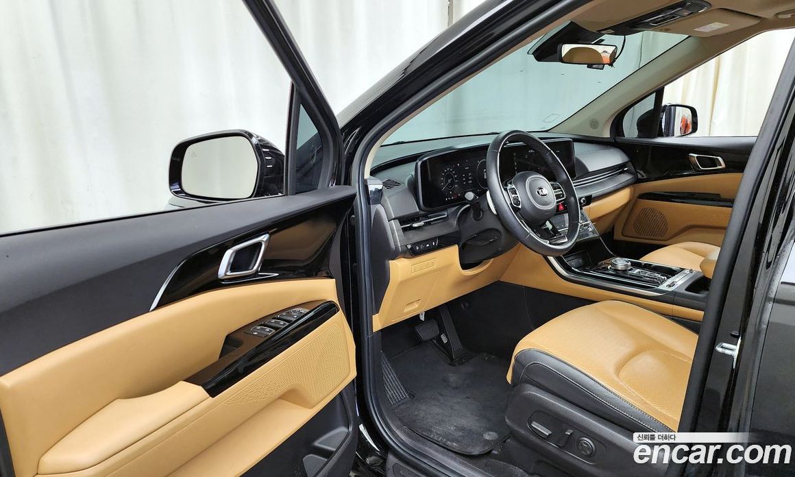 Kia Carnival 9-Seater Noblesse