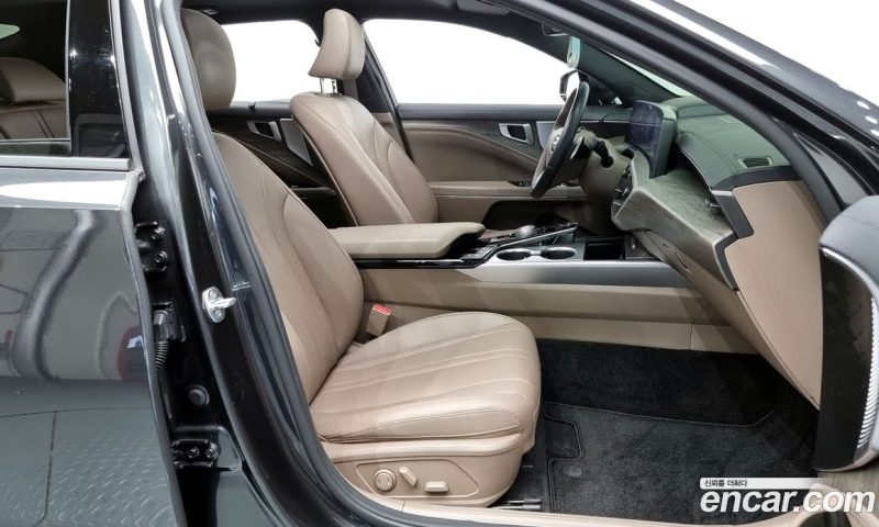 Kia K8 2.5 Gasoline 2WD