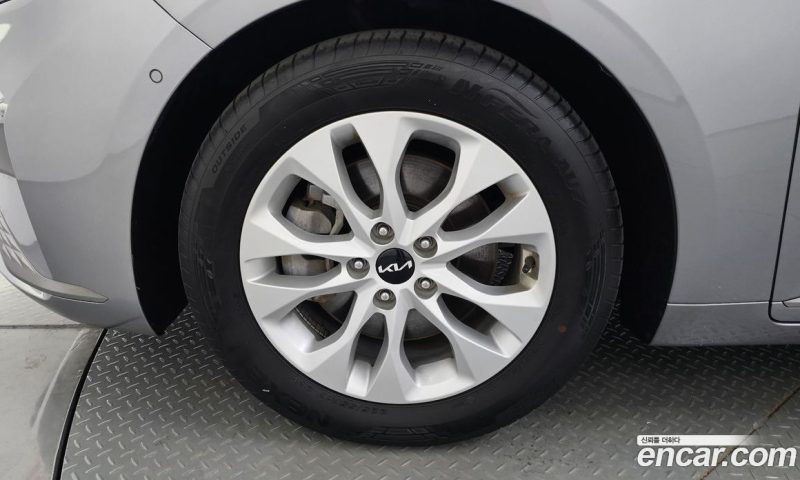 Kia K8 2.5 Gasoline 2WD