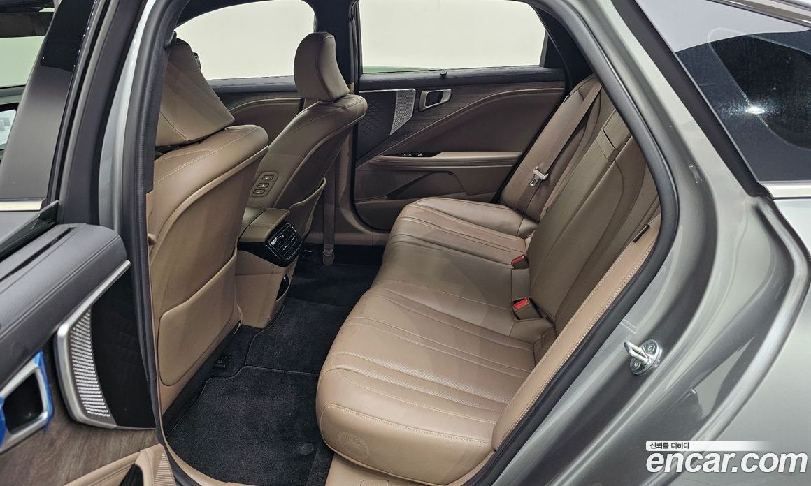 Kia K8 2.5 Gasoline 2WD