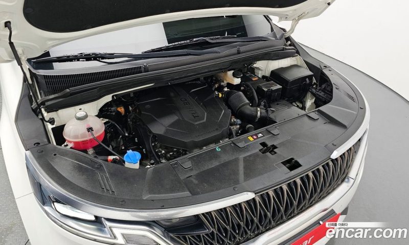 Kia Carnival 9-Seater Noblesse