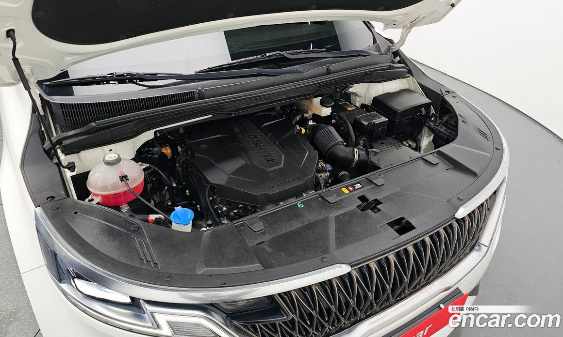 Kia Carnival 9-Seater Noblesse