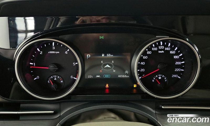 Kia Carnival 9-Seater Noblesse