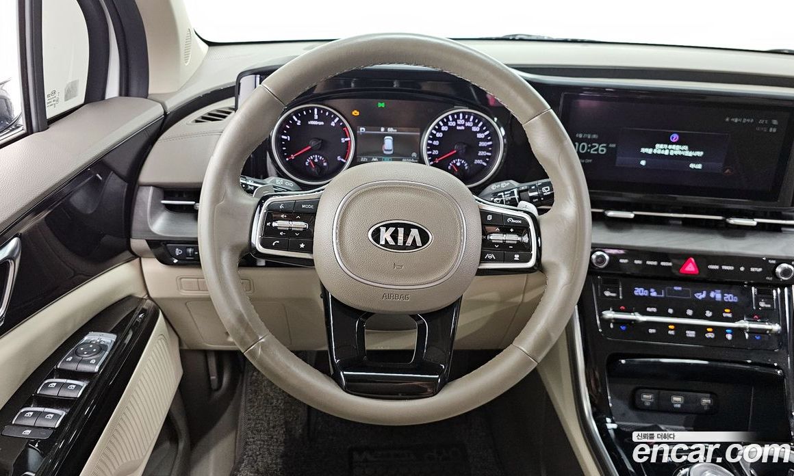 Kia Carnival 9-Seater Noblesse