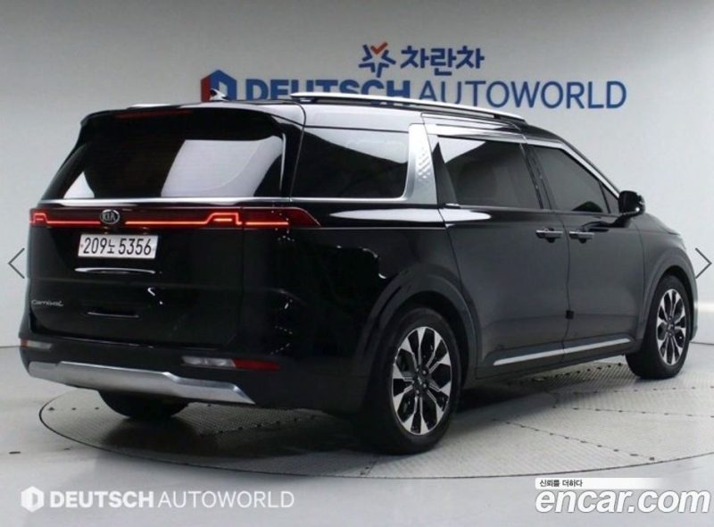Kia Carnival 9-Seater Noblesse
