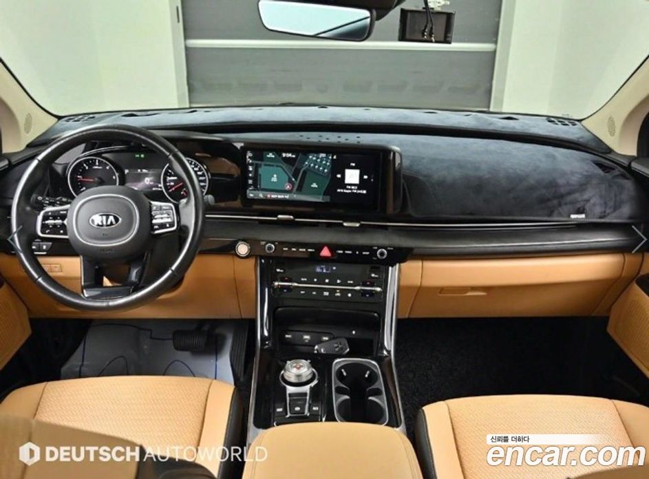 Kia Carnival 9-Seater Noblesse