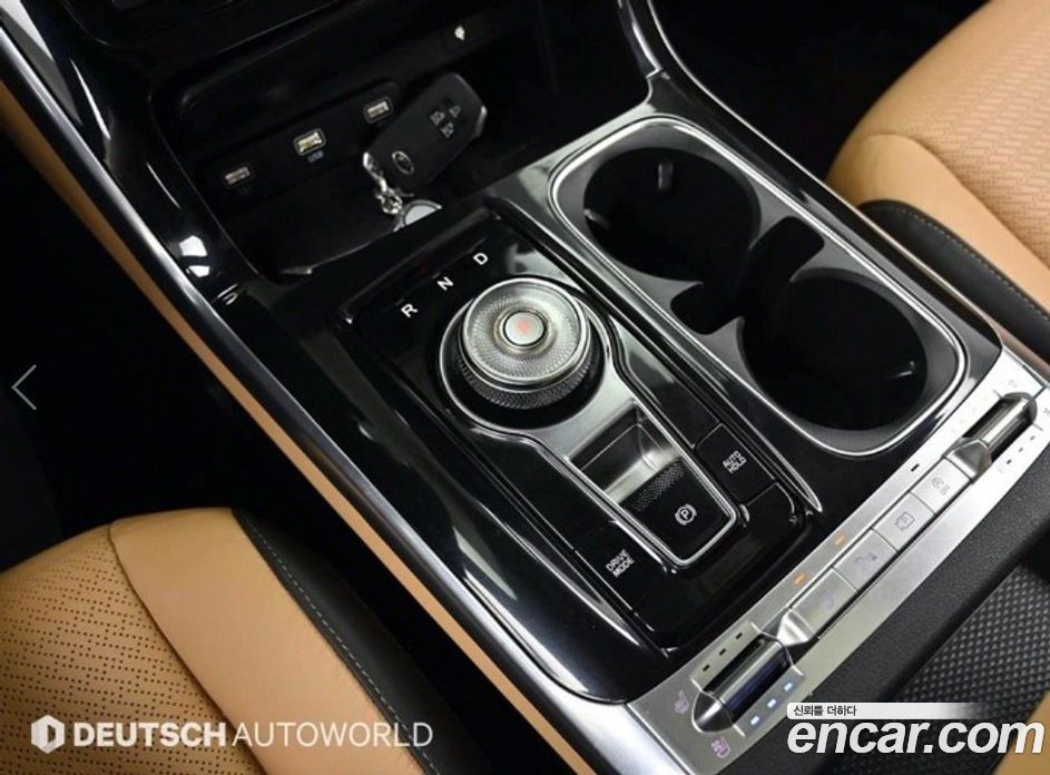 Kia Carnival 9-Seater Noblesse