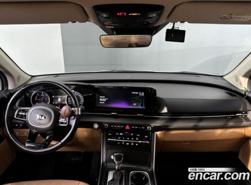 Kia Carnival 9-Seater Prestige