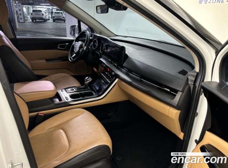Kia Carnival 9-Seater Prestige