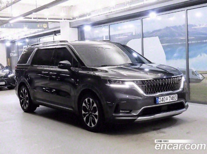 Kia Carnival 9-Seater Noblesse