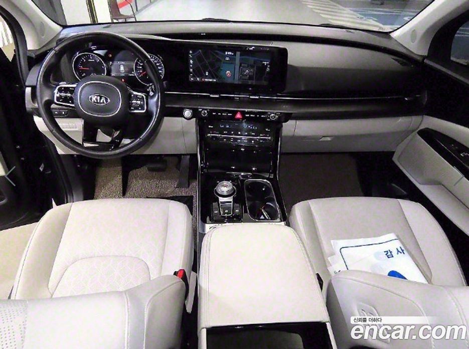 Kia Carnival 9-Seater Noblesse