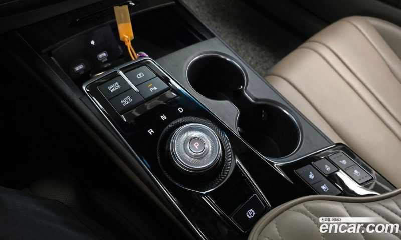 Kia K8 2.5 Gasoline 2WD