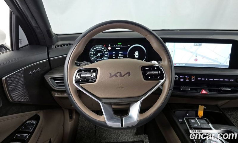 Kia K8 2.5 Gasoline 2WD