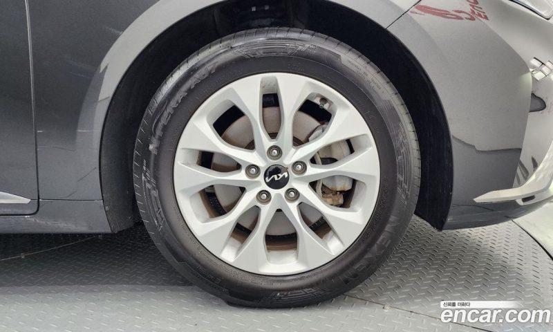 Kia K8 2.5 Gasoline 2WD