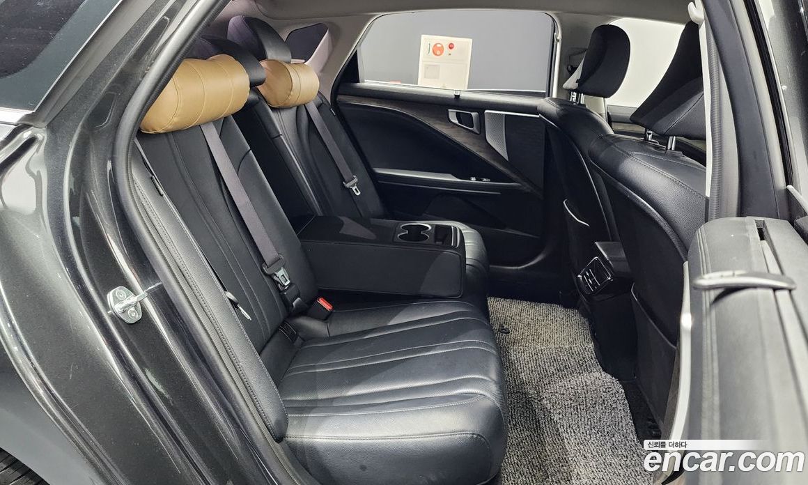Kia K8 2.5 Gasoline 2WD