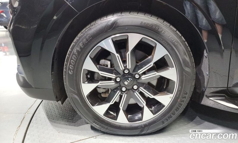 Kia Carnival 7-Seater Noblesse